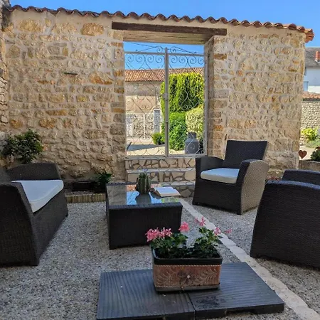 Les Quatre Saisons Holiday home Val-de-Bonnieure