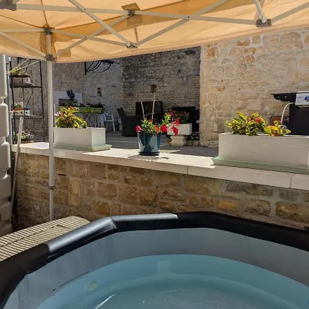 Les Quatre Saisons Holiday home *