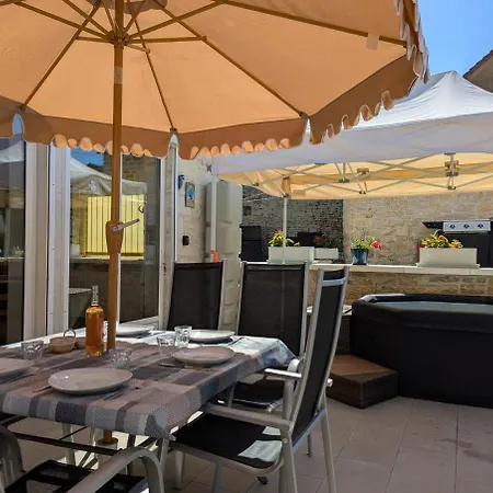 Holiday home Les Quatre Saisons *